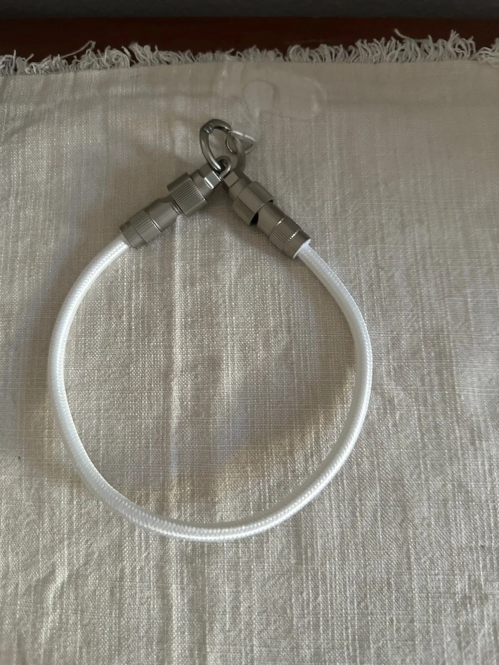 Universal Phone Wristlet USB-C Cable - white NWT